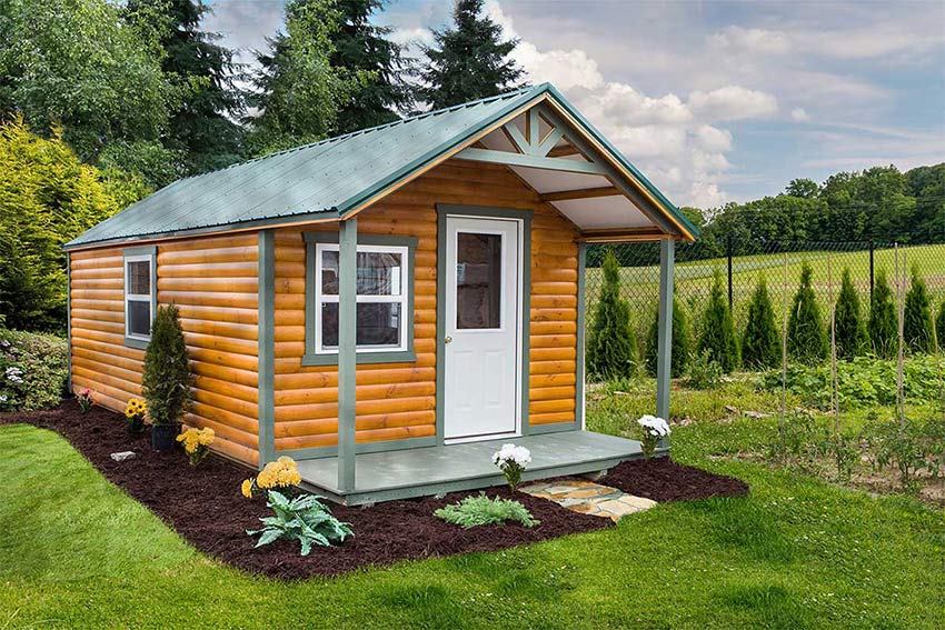 <li>Caramel Stain color half log siding,
pequea green color Trim,
Green color Roof,
Single Steel insulated house Door,
36 x 36 and x 36 insulated windows</li>